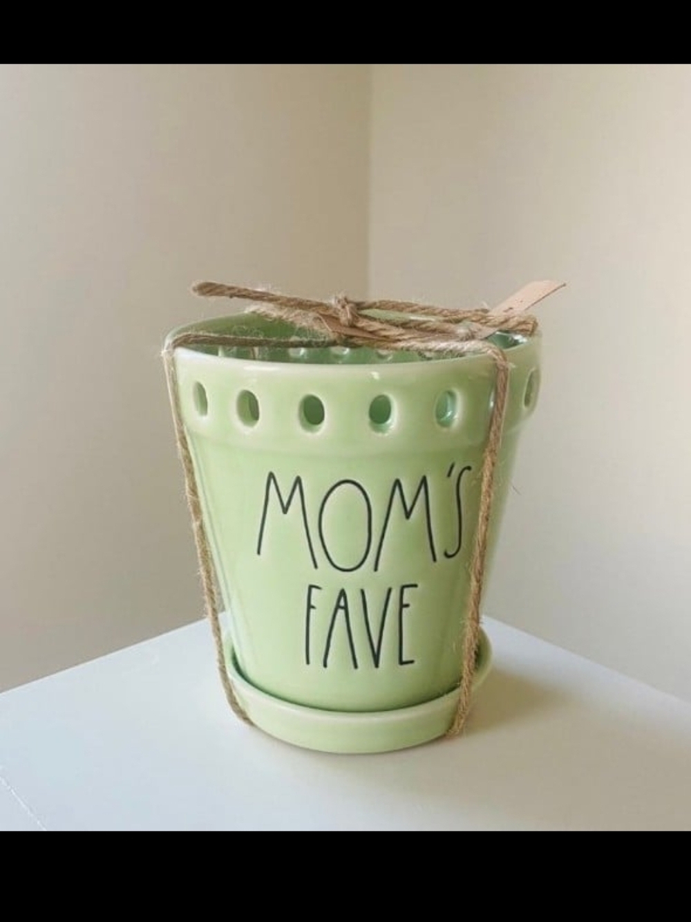 Rae Dunn 2pc Mint Green "MOM'S FAVE" Ceramic Planter Pair - Picture 3 of 3